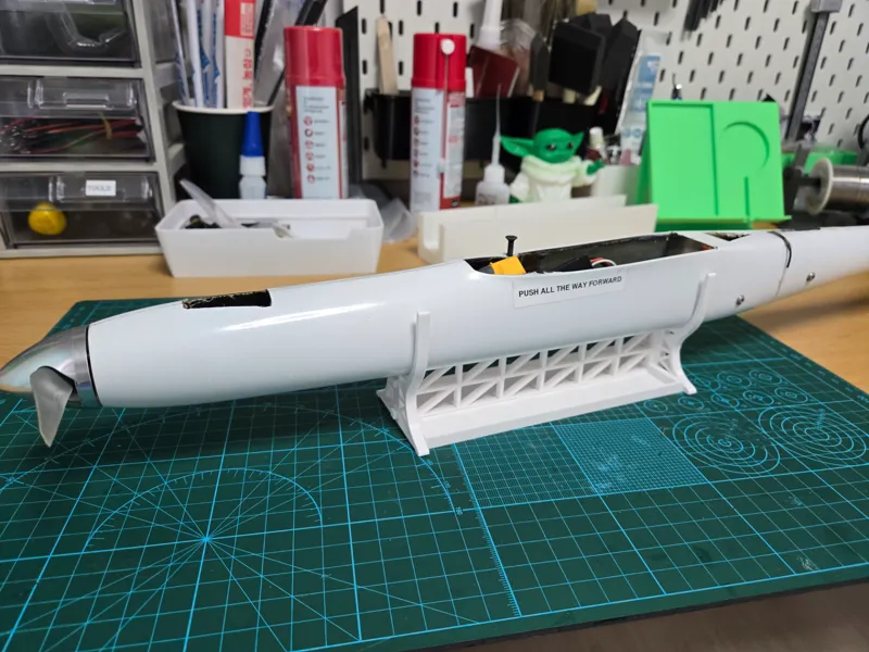 Universal glider stand