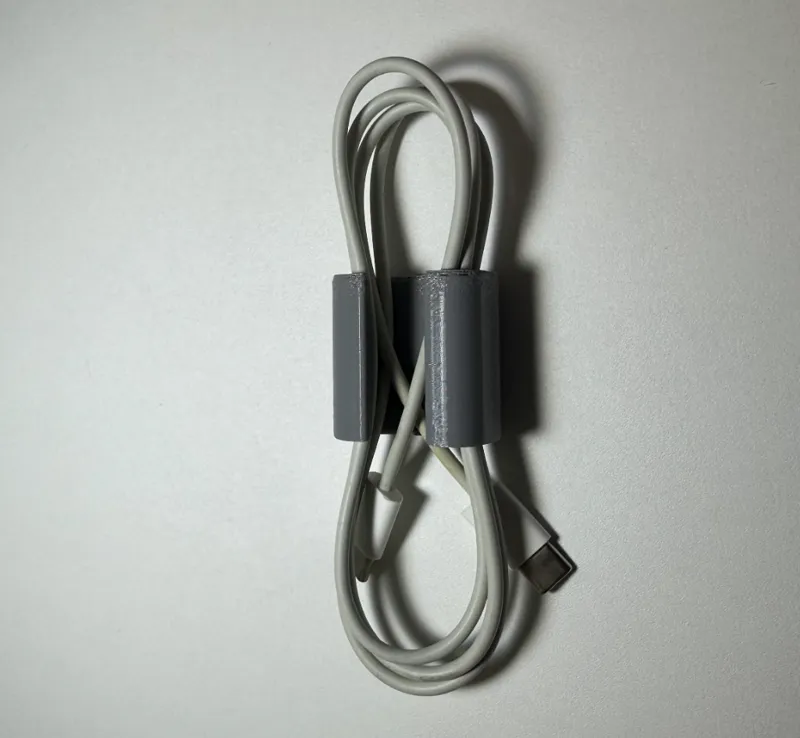 Simple cable holder