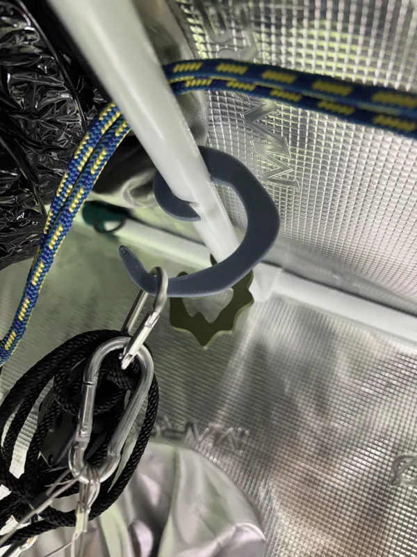 Hook for 16mm frame grow tent