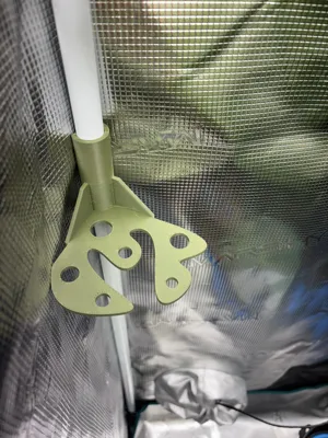 Corner shelf for 16mm grow tent