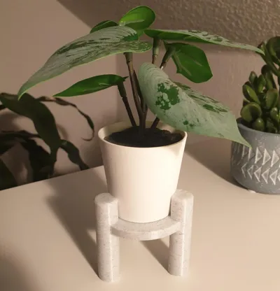 Pot stand for Ikea plastic plants