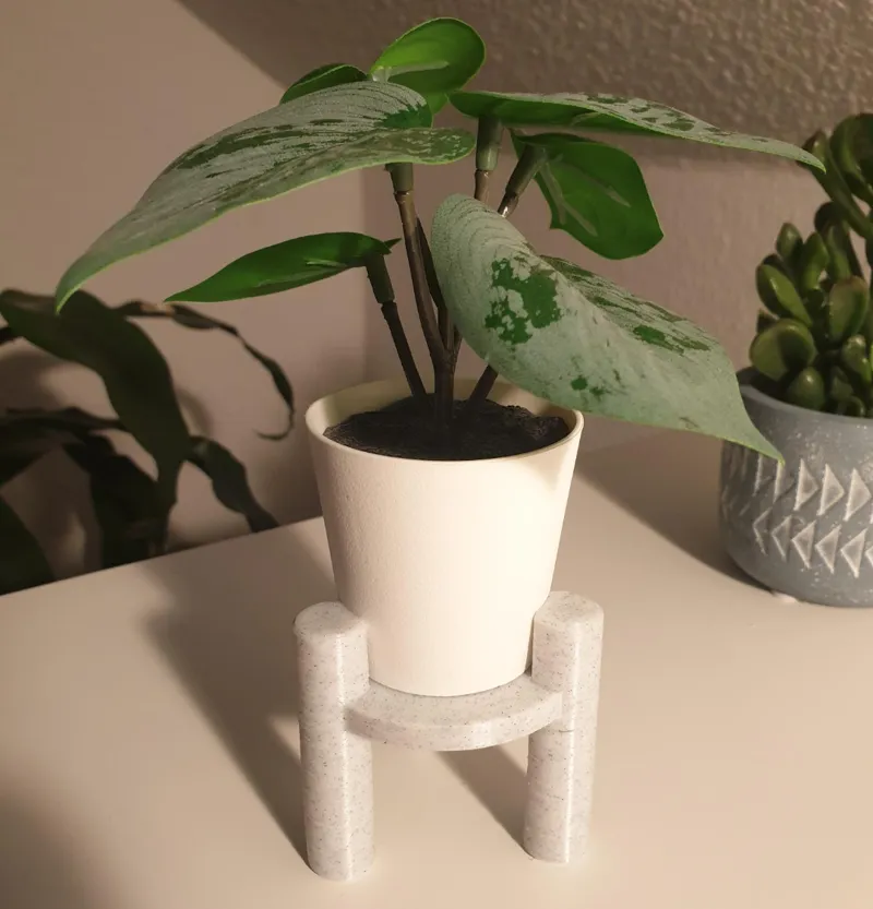Pot stand for Ikea plastic plants