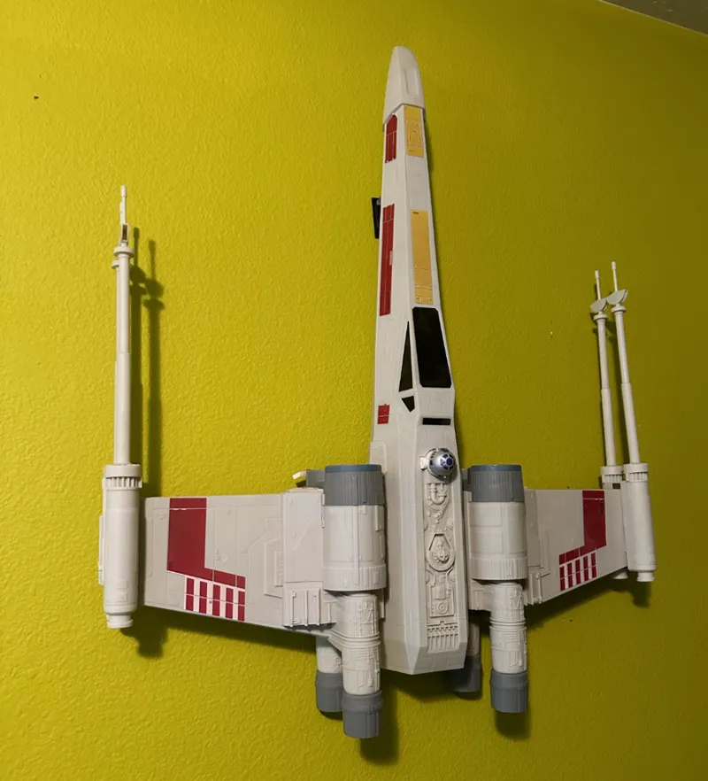 Hero Scale X-Wing Wall Mount