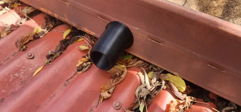 Gutter overflow spout