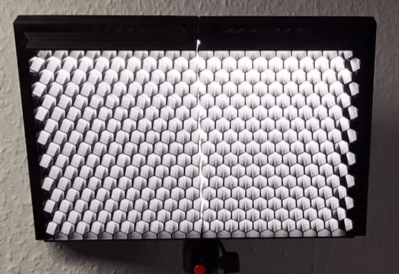 Honeycomb grid for Raleno LED