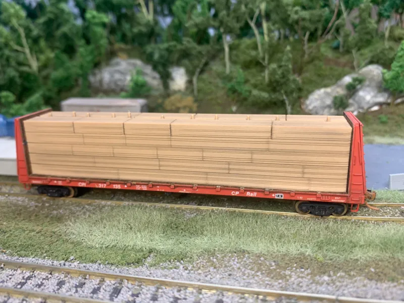 MT 61' Bulkhead Flat Car Lumber Load (Style A)
