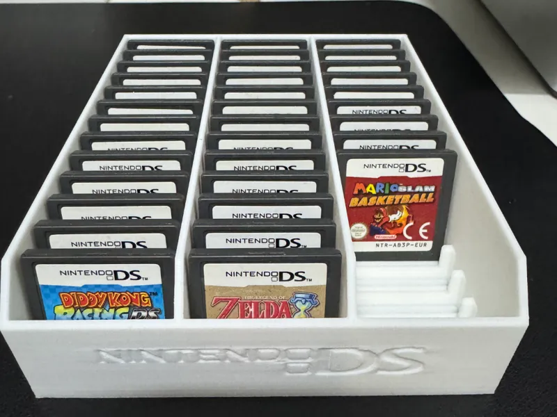 Stackable Nintendo DS cartridge storage