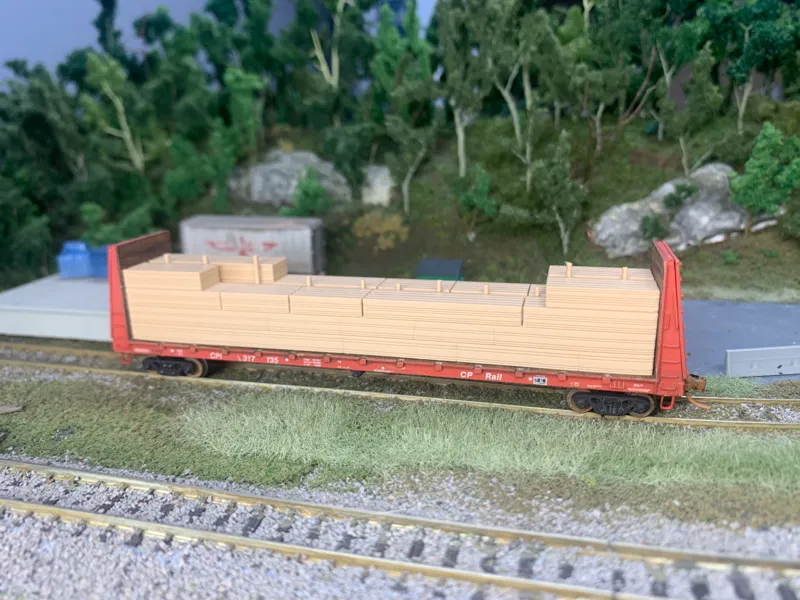 MT 61' Bulkhead Flat Car Lumber Load (Style C)
