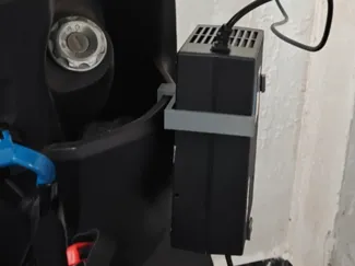 电动车充电器挂架