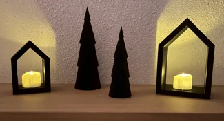 Ribbed Christmas tree and tealight house