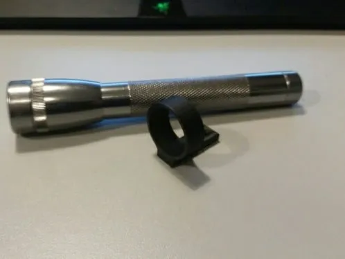 Mini MagLite holder