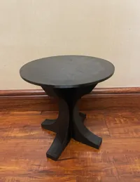 Table — photo 1