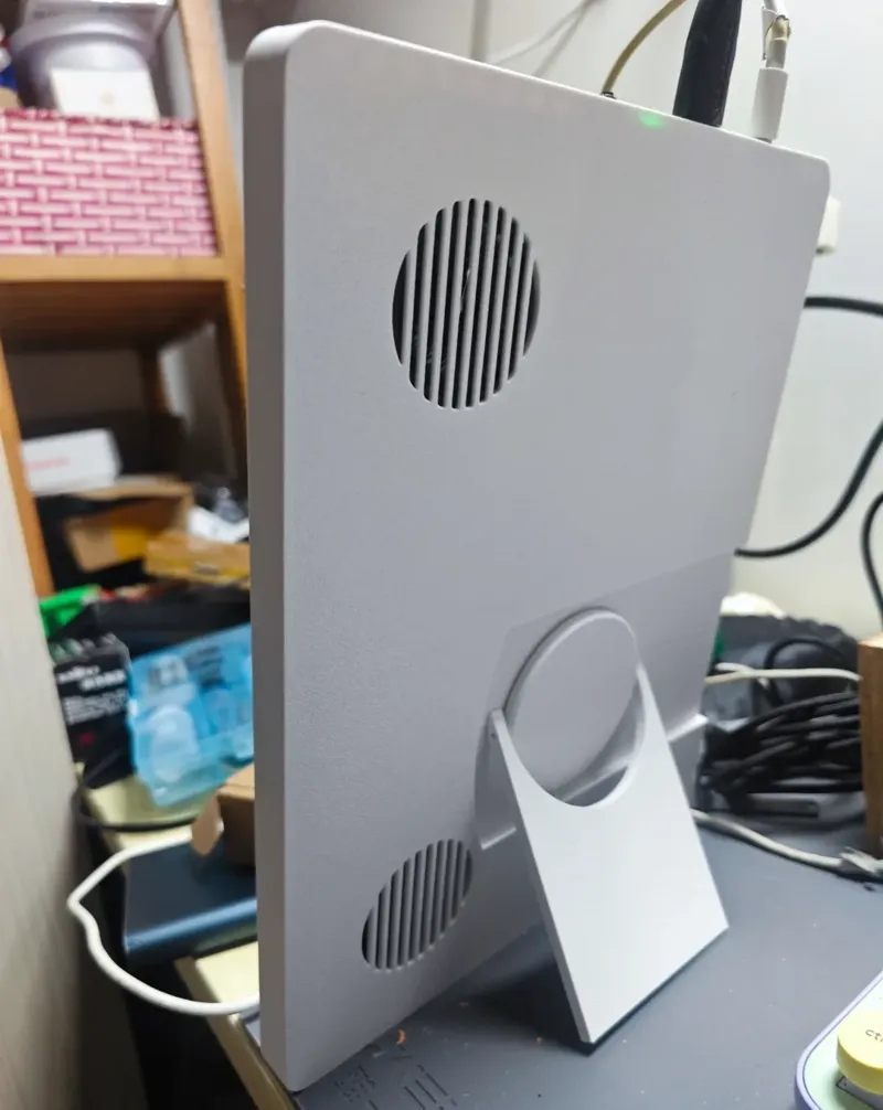 带有旋转底座的ipad3/4改2k便携屏后盖