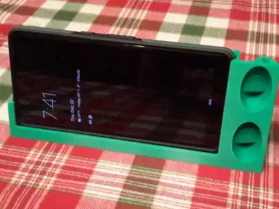 Pixel 7 Pro Stand and Amp Landscape