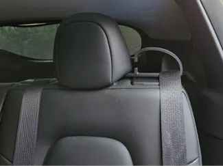 Guida cinture posteriori Tesla Model Y