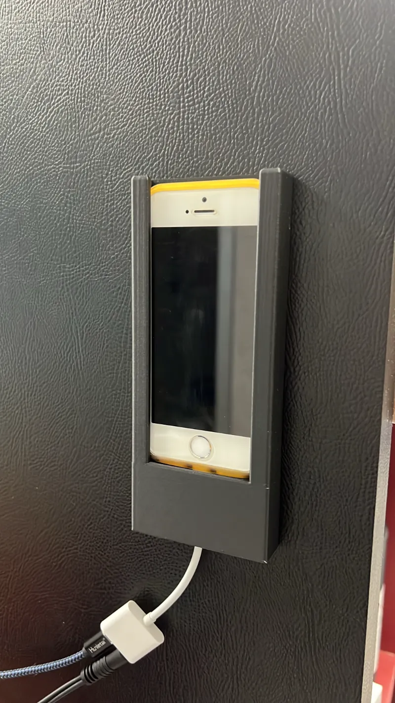 IPhone 5 holder wall