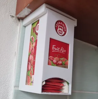 Teekanne box holder