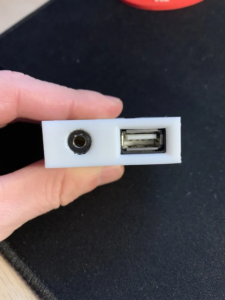 Custom Extension Box for USB and 3.5mm Jack by Joao Rechena - MakerWorld