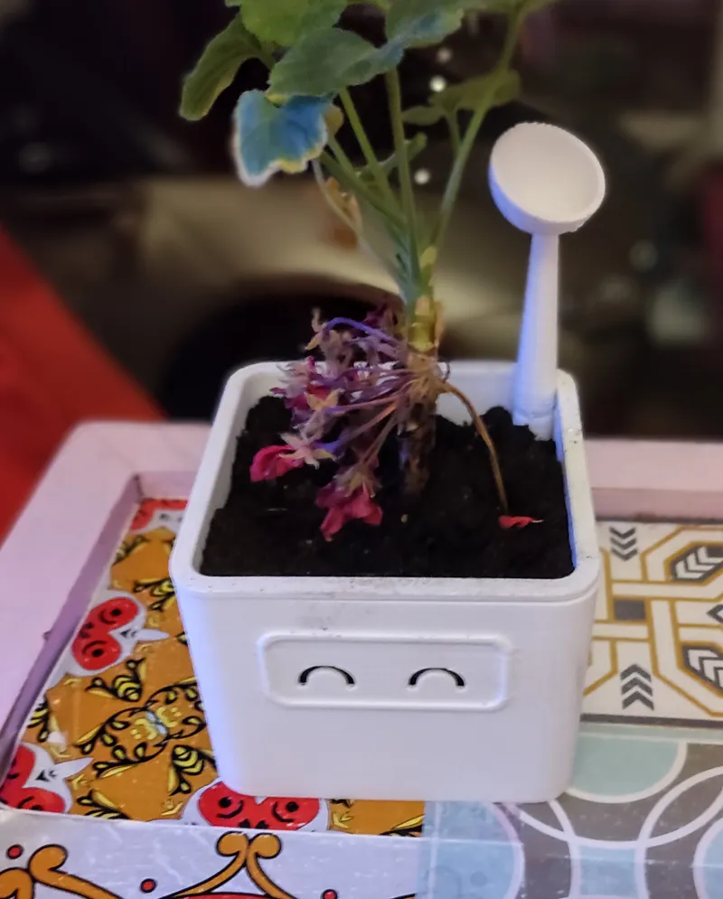 Robot self watering planter - split for printing