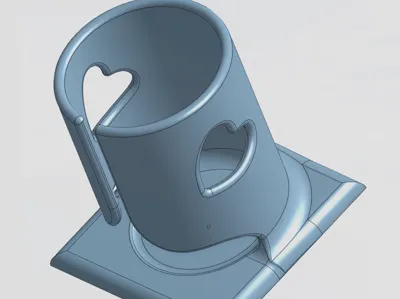 Lip balm holder with heart