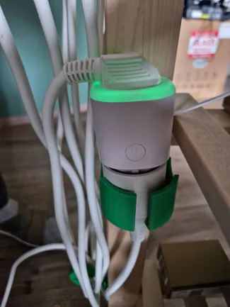 Single extension cord wall holder with holes