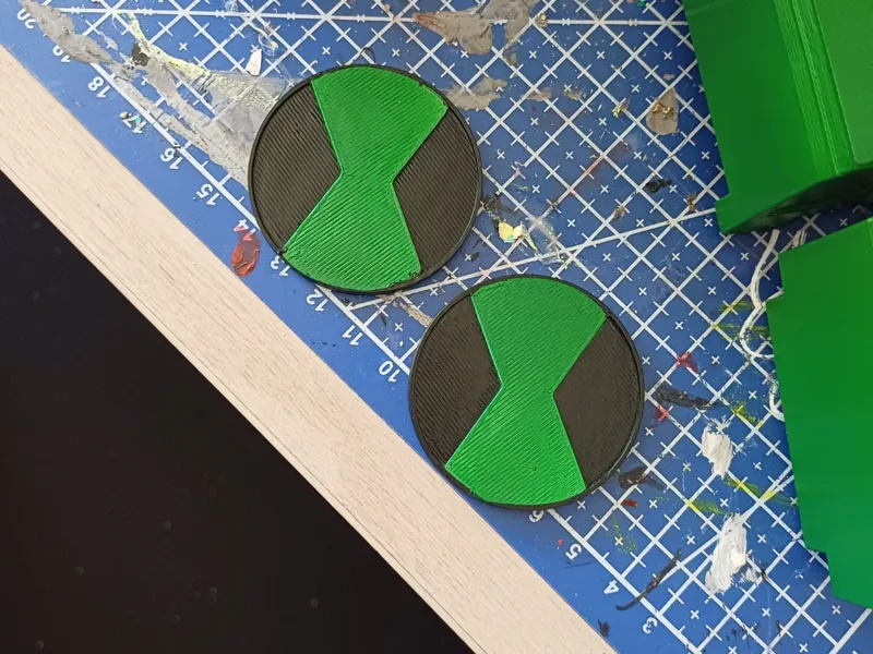 Ben 10 logo and brooch, Spilla