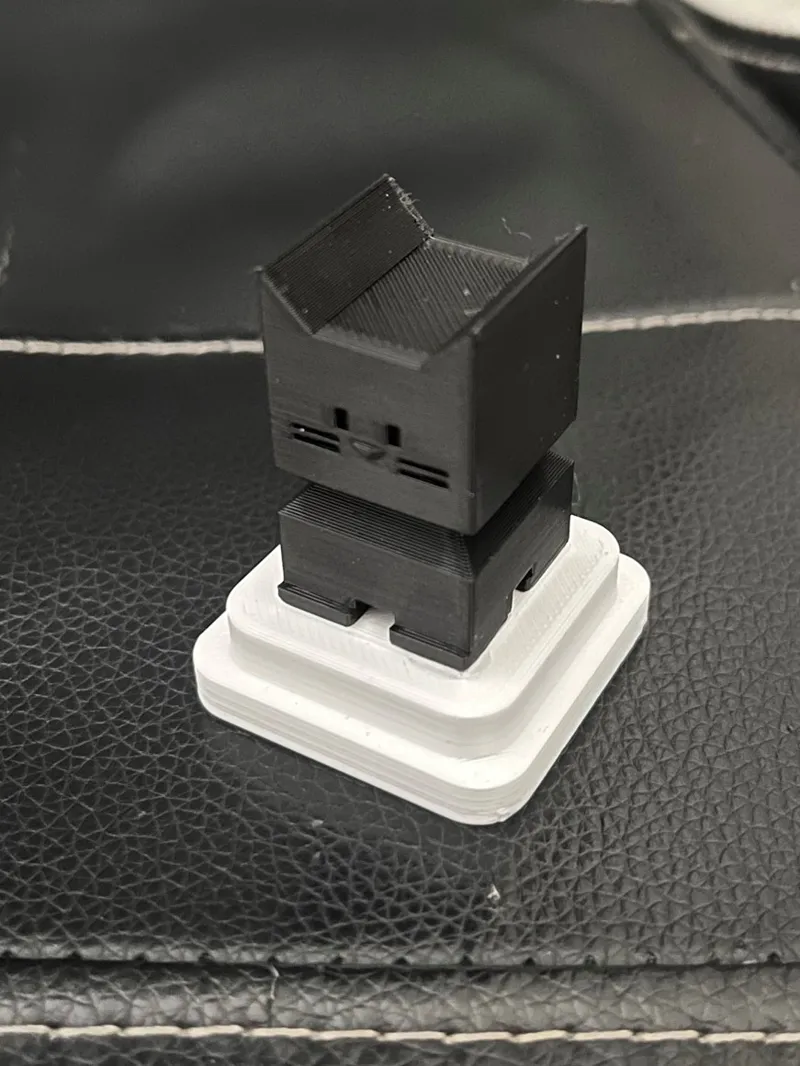 Cali Cat - The Calibration Cat stand