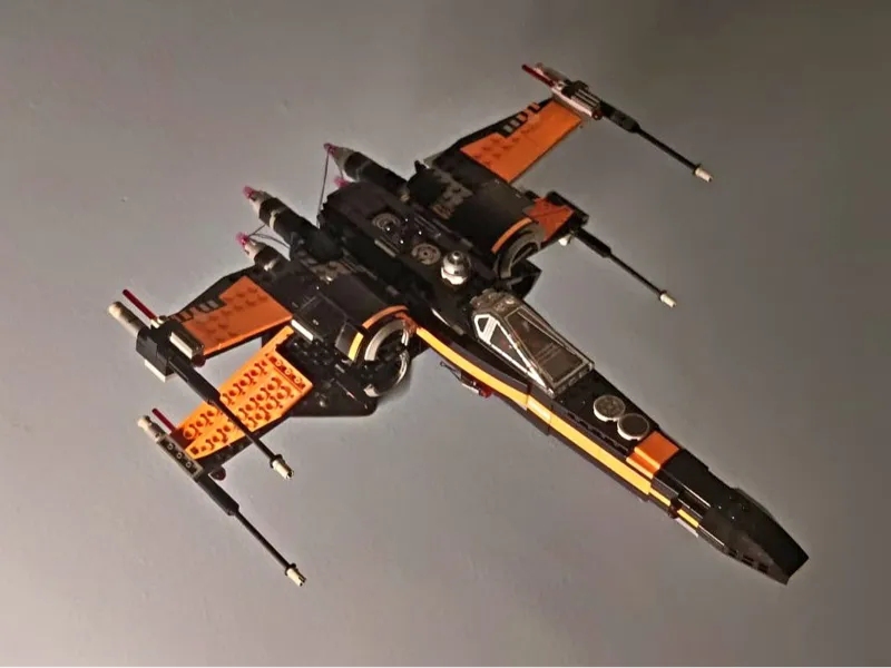 X-Wing Poe 75102 Brick Wall Holder