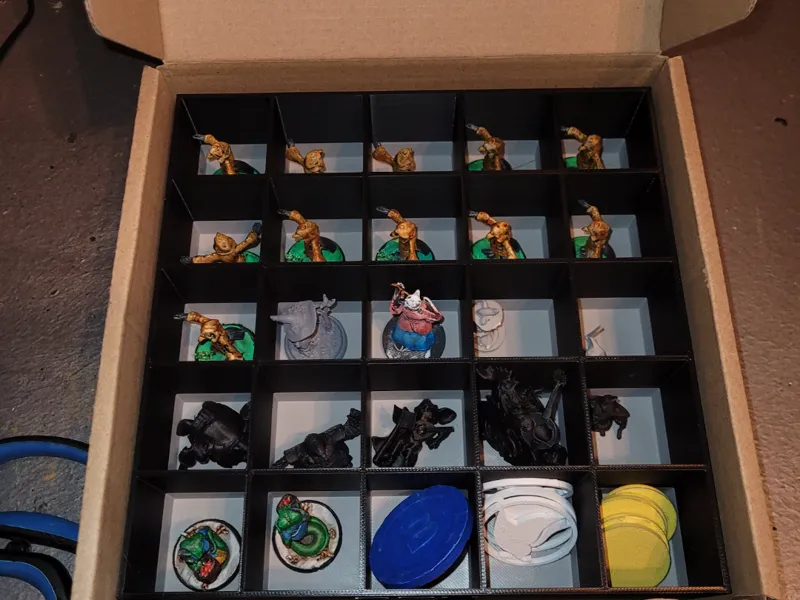 Miniature storage box