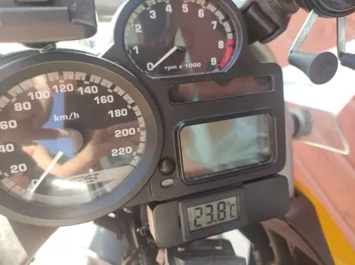 BMW R1200GS Outdoors temperature sensor.