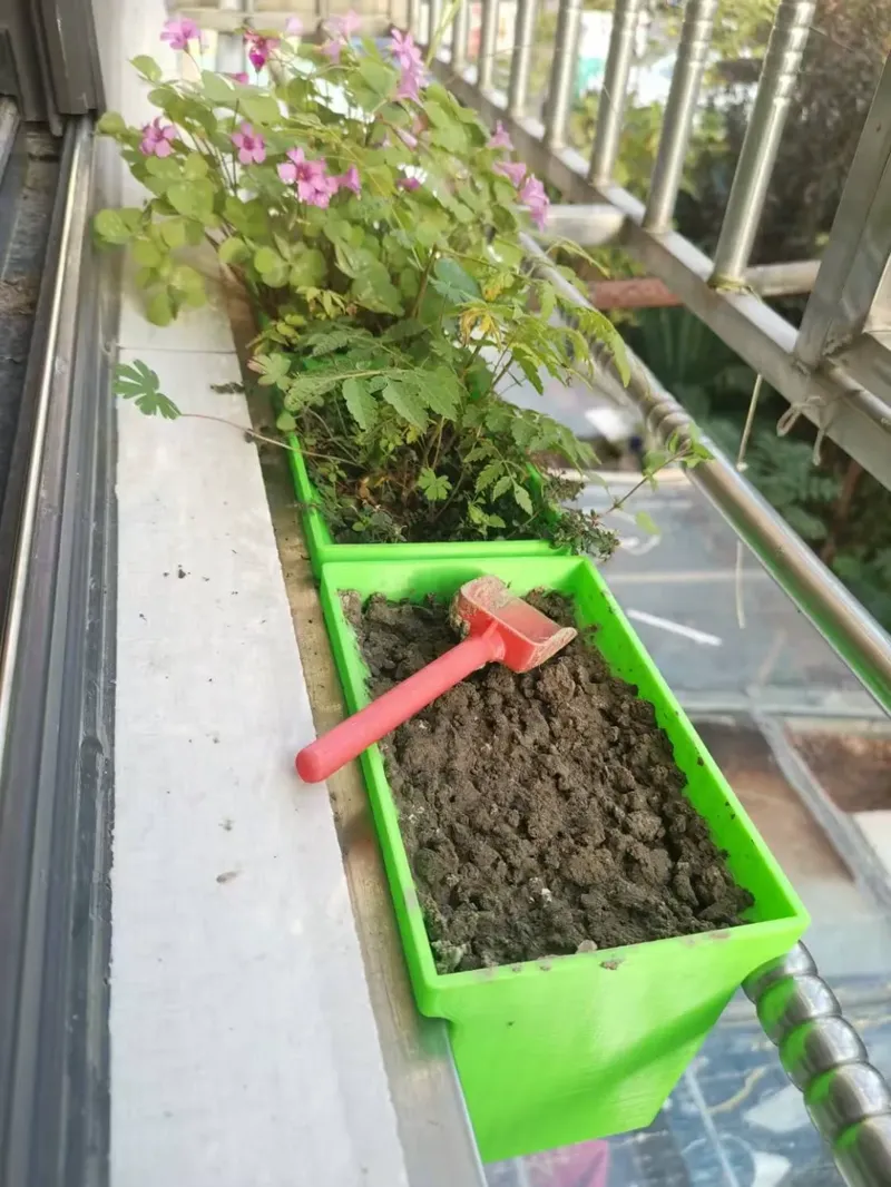 防盗网花盆