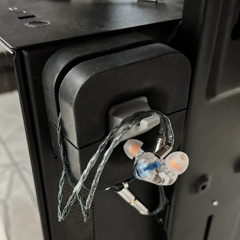 NZXT Puck Hook