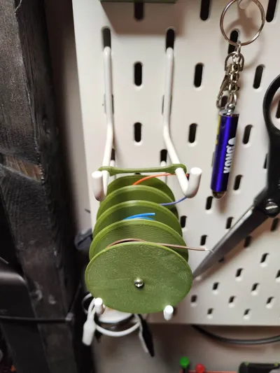 Securing pin for long Skadis hooks