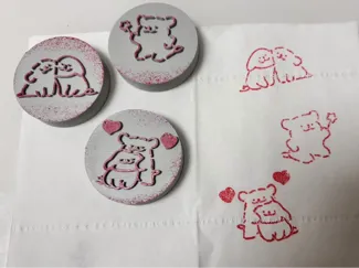 三个线条小狗的印章
