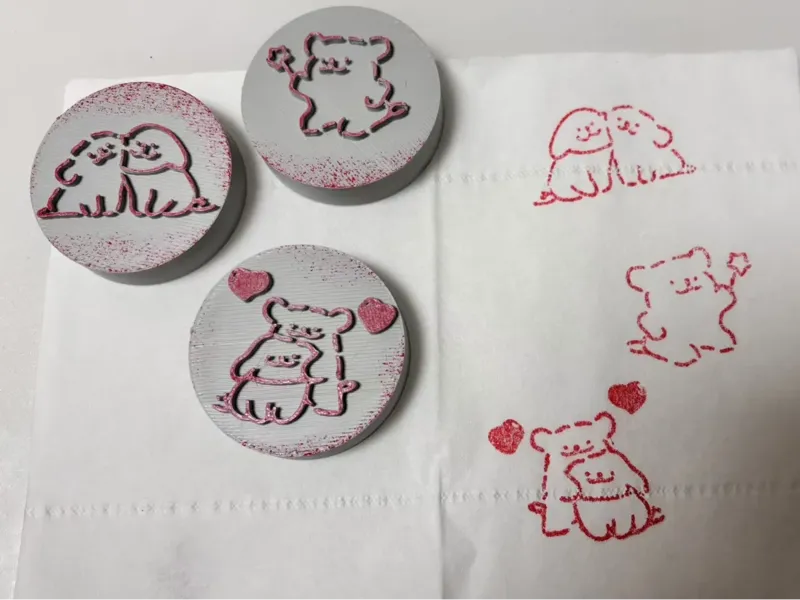 三个线条小狗的印章