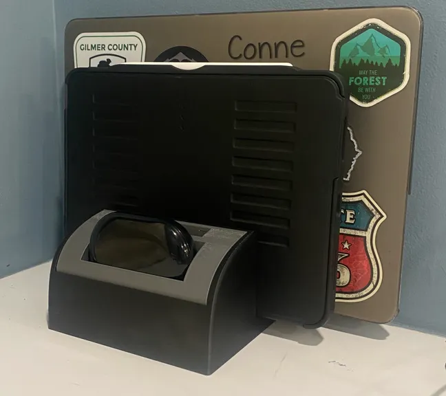 Laptop and iPad stand