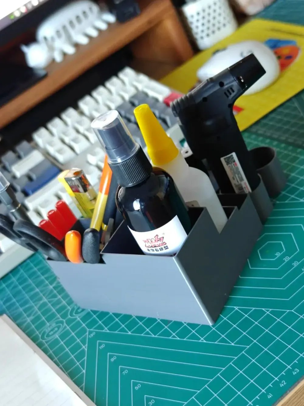 Desktop Model Tool Organizer by user_964380176 - MakerWorld