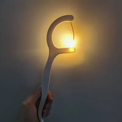 An unremarkable dental floss lamp
