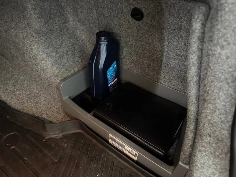 E90 Oil Bottle Holder