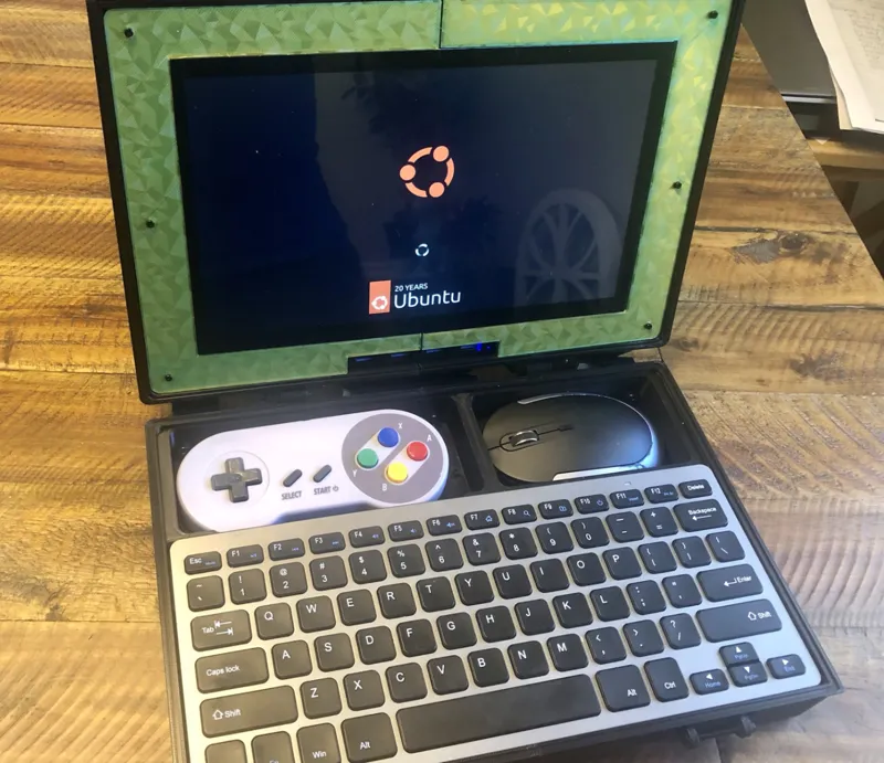 Pi5 Laptop/Cyberdeck Case