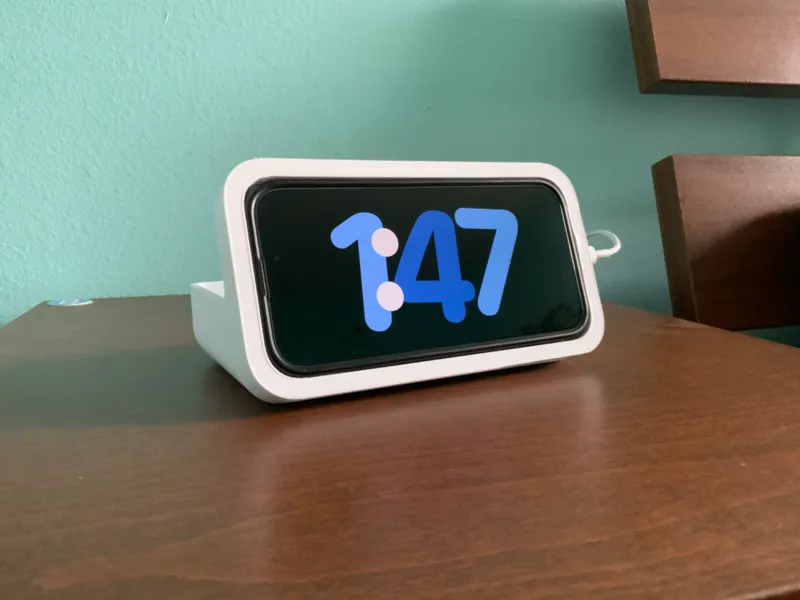 Wired iPhone Standby Dock