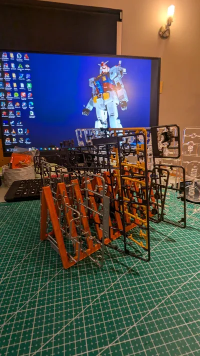 Gundam Runner Rack Stl model kit_ gundam_runner holder - Free 3D Print Model - MakerWorld