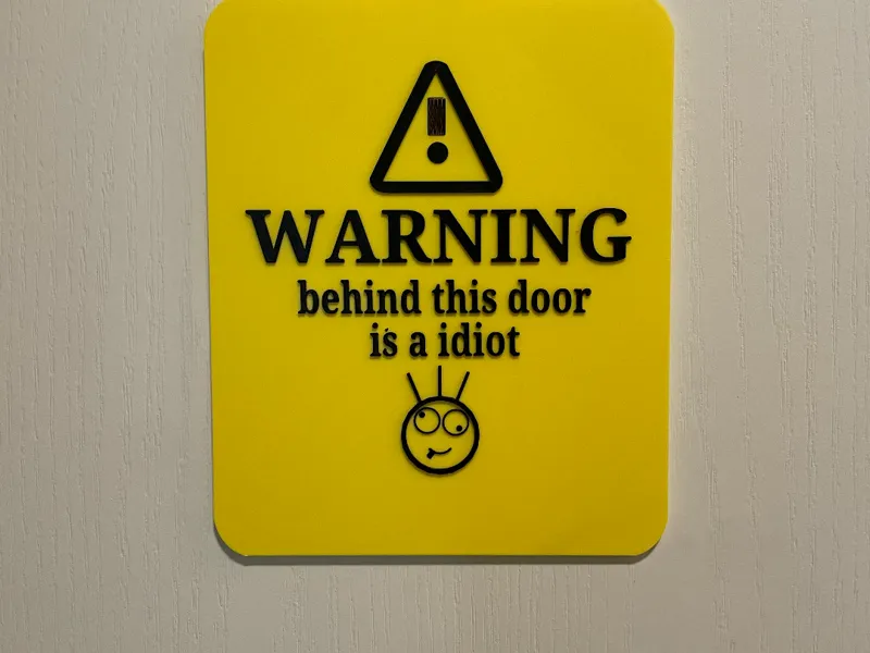 idiot sign prank