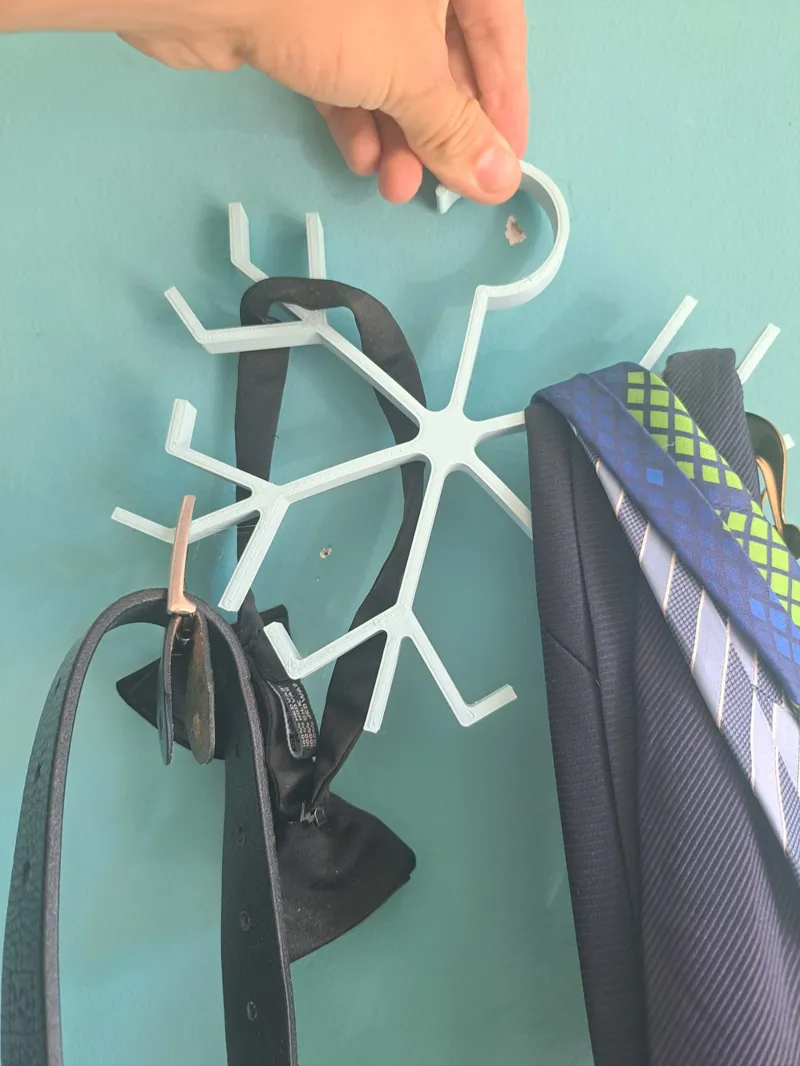 Snowflake hanger