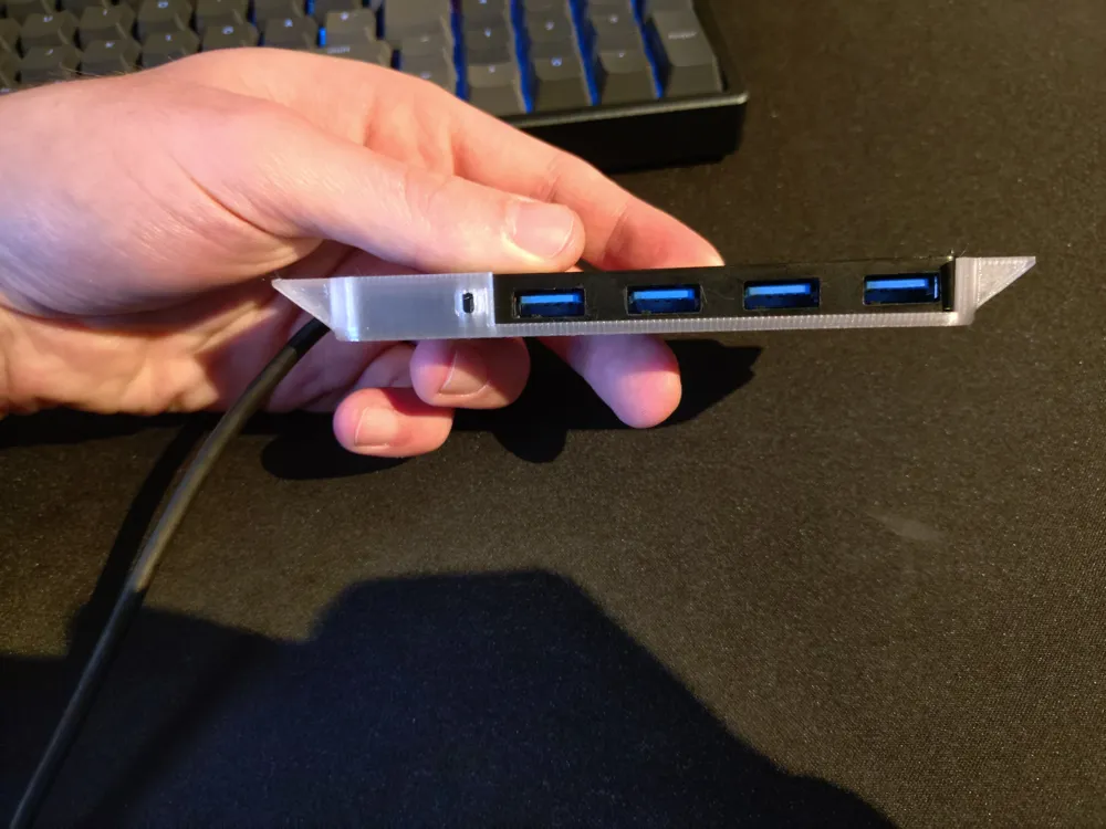Anker USB Hub mount by Domi - MakerWorld