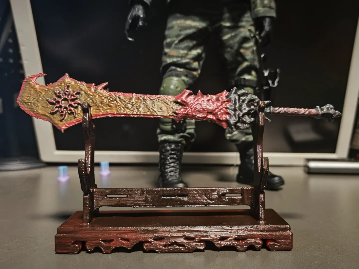 Greatsword Rack Soldier's Greatsword (with display stand) by 熊小猫 - MakerWorld