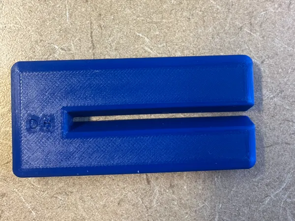 Presse-tube de dentifrice à glissière