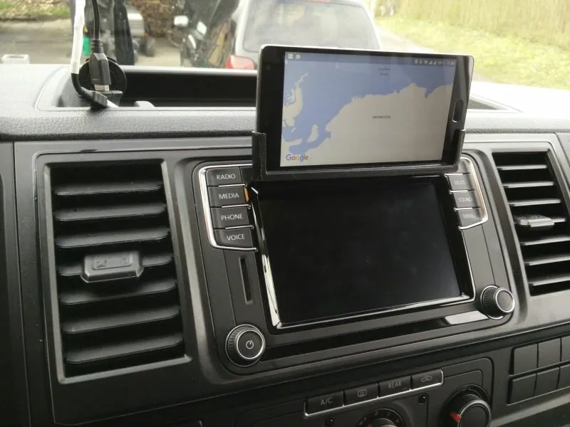 VW Multivan oneplus two cd holder