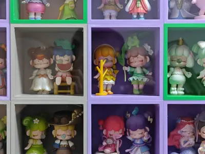 Connectable Figurine Display Stand