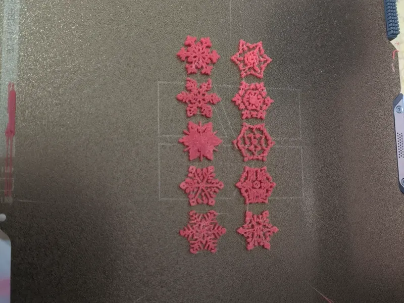 雪花剪纸钥匙扣